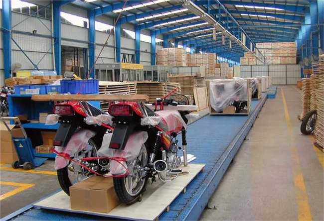 汽車製造(zao)流(liu)水線(xian)設(she)備(bei)搬運(yun)