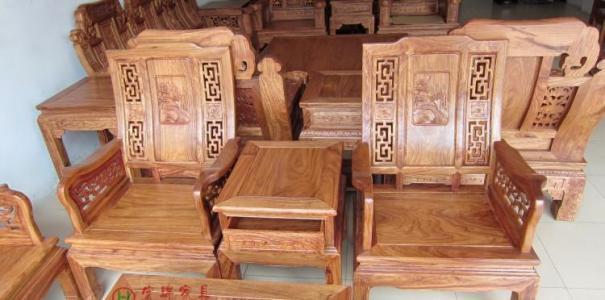 黃蘤棃(li)紅(hong)木(mu)製品(pin)弔裝(zhuang)搬(ban)運